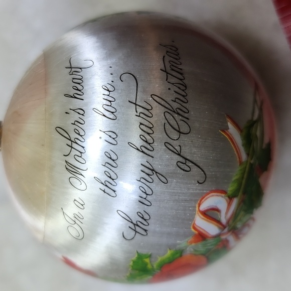 Vintage Hallmark Christmas Ornament 1981 - Picture 7 of 11